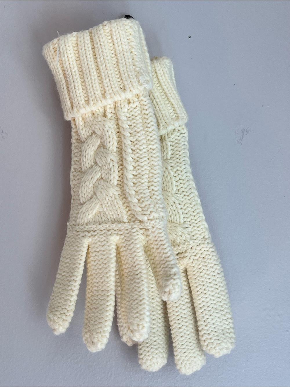 NWT women’s cream cable knit tech texting gloves winter sweater matching S/M 😍